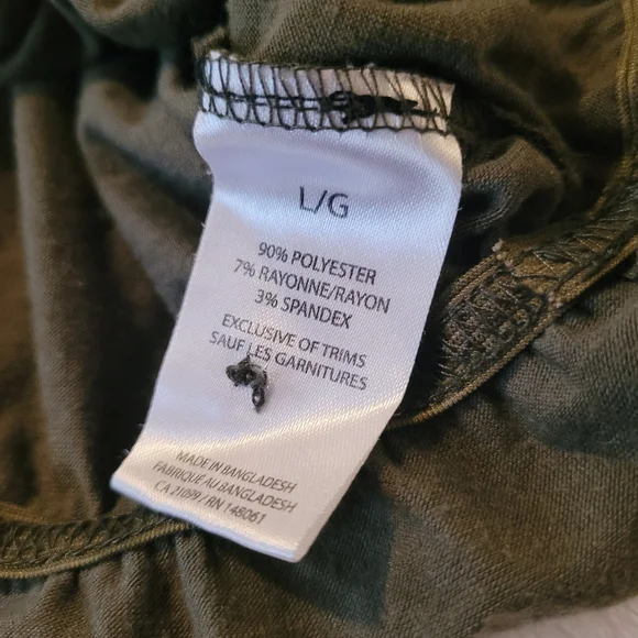 Ardene Faux Button Ruffle Top - Size Large - Picture 3 of 5